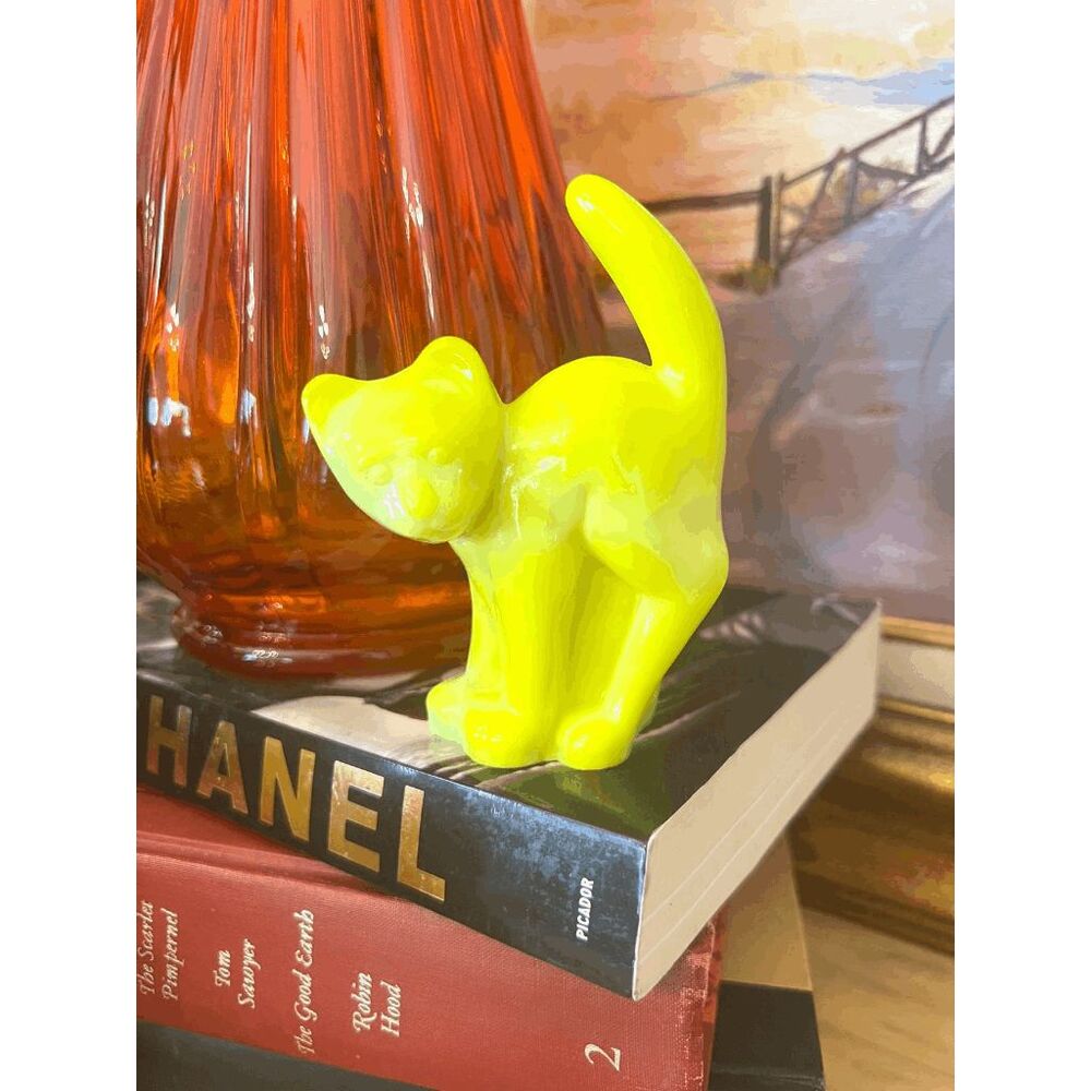 Fenton Scaredy Cat Dandelion Art Glass Figurine Mosser Made UV Reactive